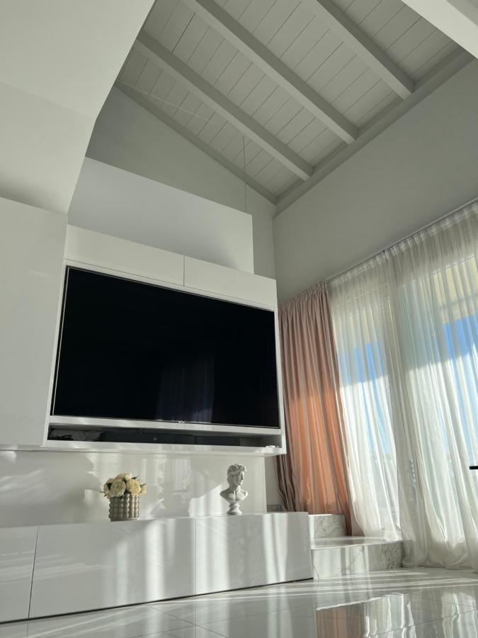 Paganini Suites And Apartments Sirmione Exterior photo
