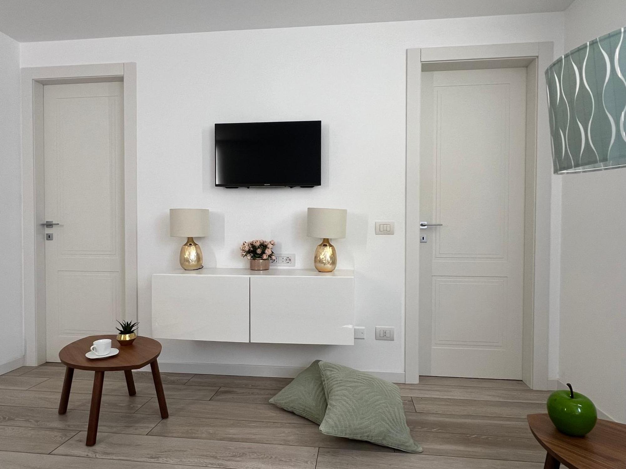 Paganini Suites And Apartments Sirmione Exterior photo