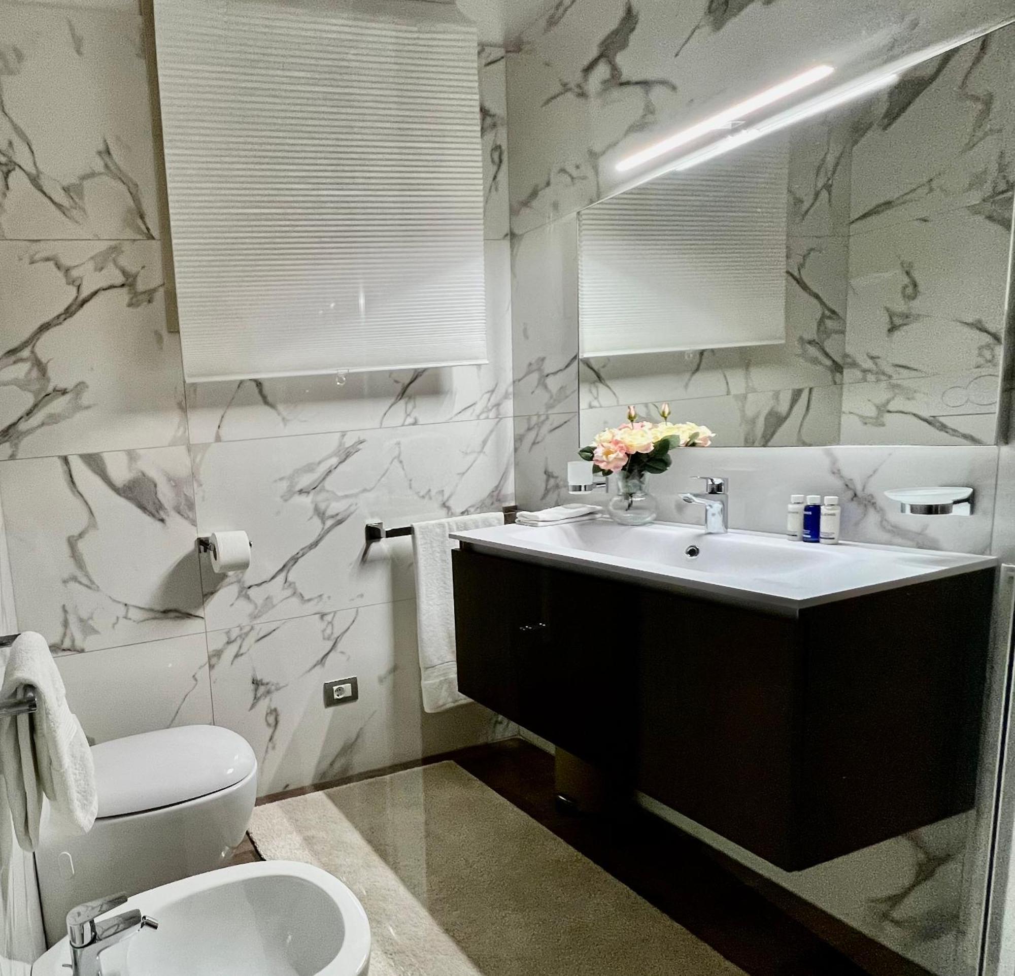 Paganini Suites And Apartments Sirmione Room photo